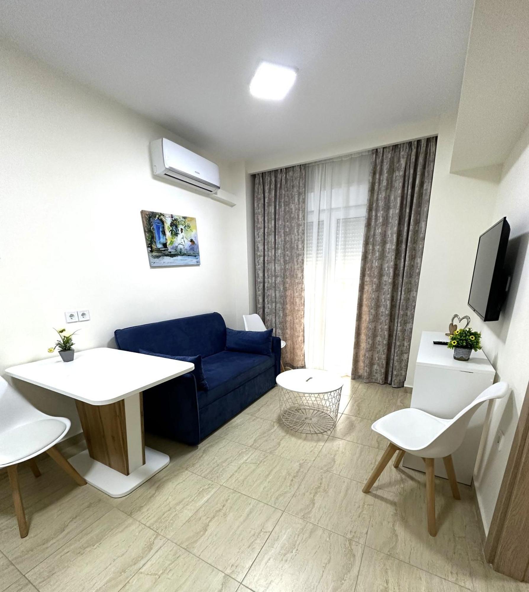 Navarino Luxe Suites Peraía 外观 照片