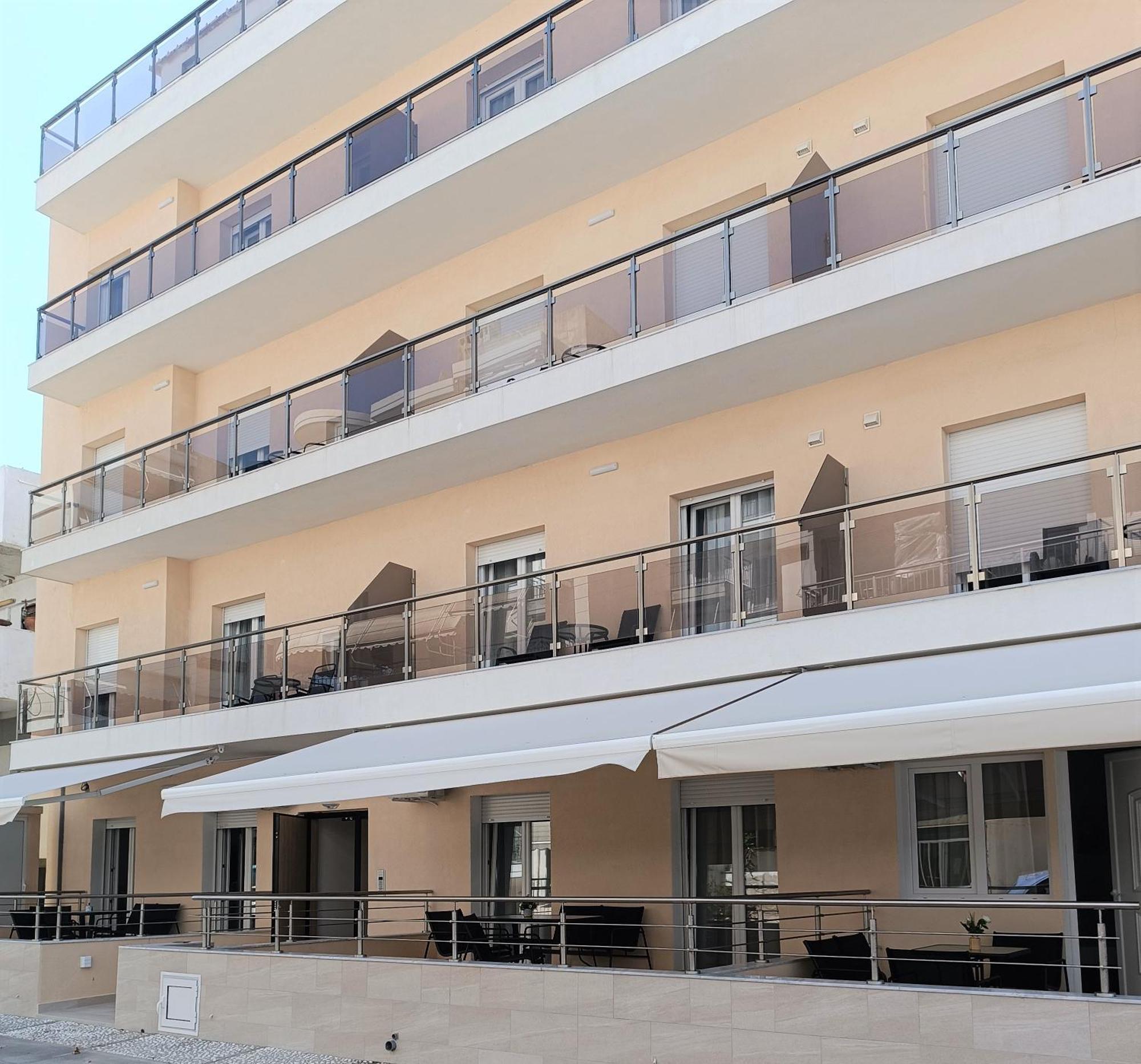 Navarino Luxe Suites Peraía 外观 照片
