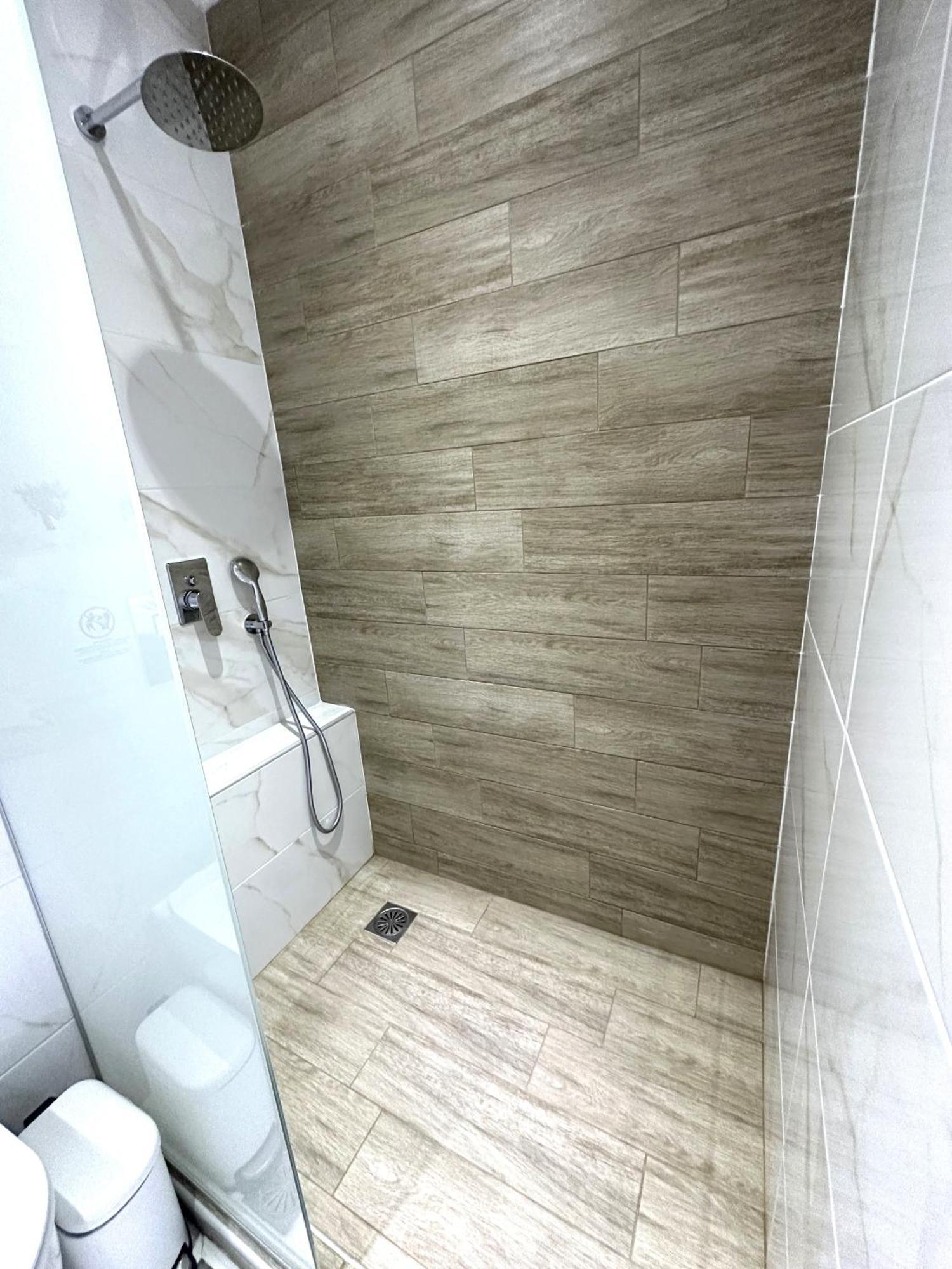 Navarino Luxe Suites Peraía 外观 照片