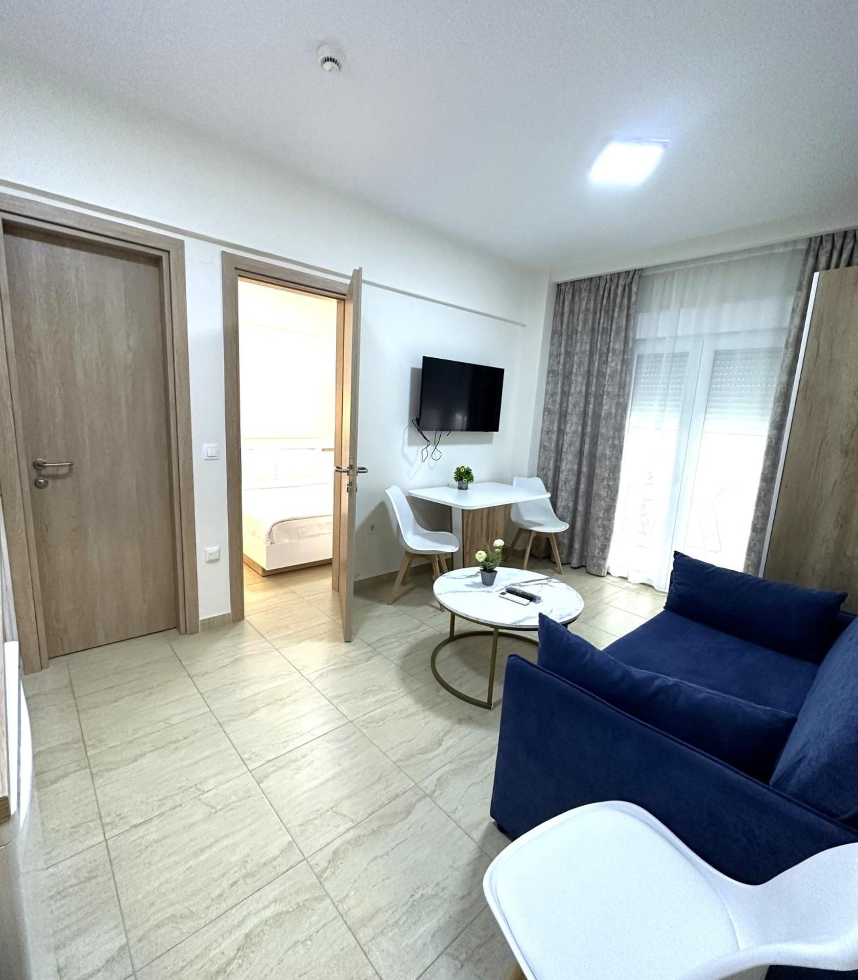 Navarino Luxe Suites Peraía 外观 照片